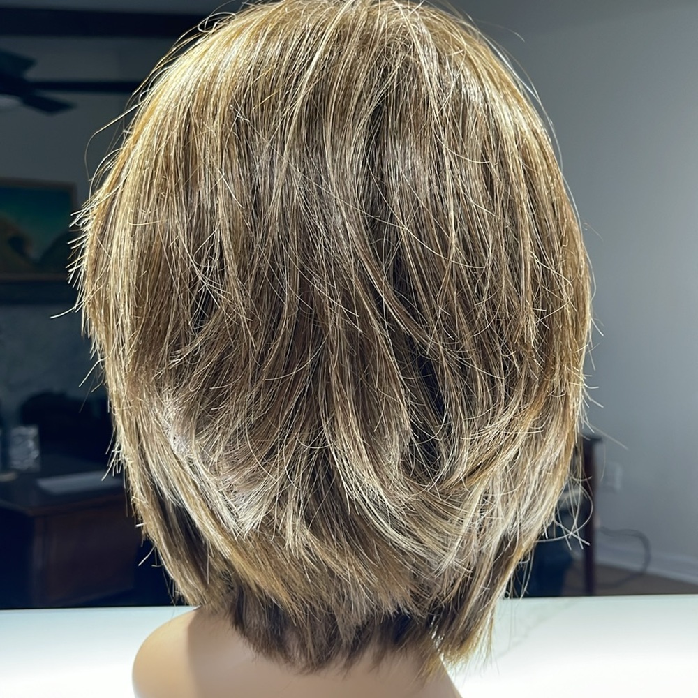 Brown and Tan Layered Wig with Feathered Ends - Picture 4 of 10